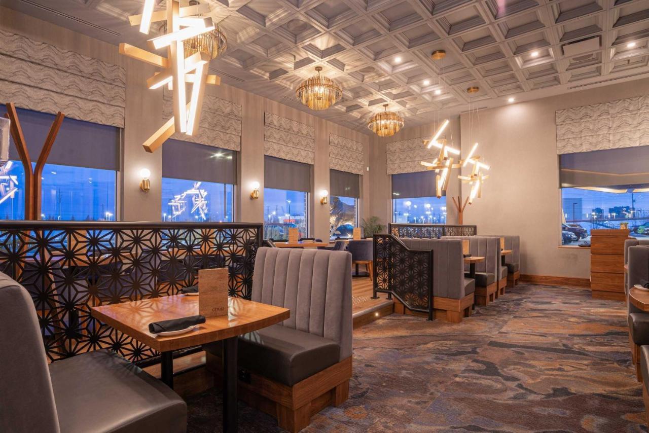 Hotel Sandman Signature Airport 4*